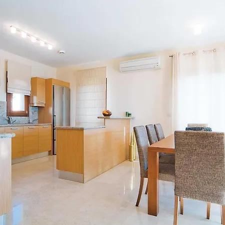 Theseus Village Tf01 Kouklia